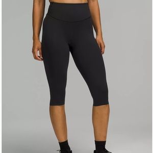 Lululemon base pace crop leggings in black size 4